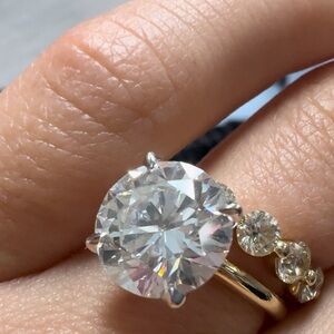 Natural 3.70 ct Round Diamond Ring – GIA Certified – Triple Excellent